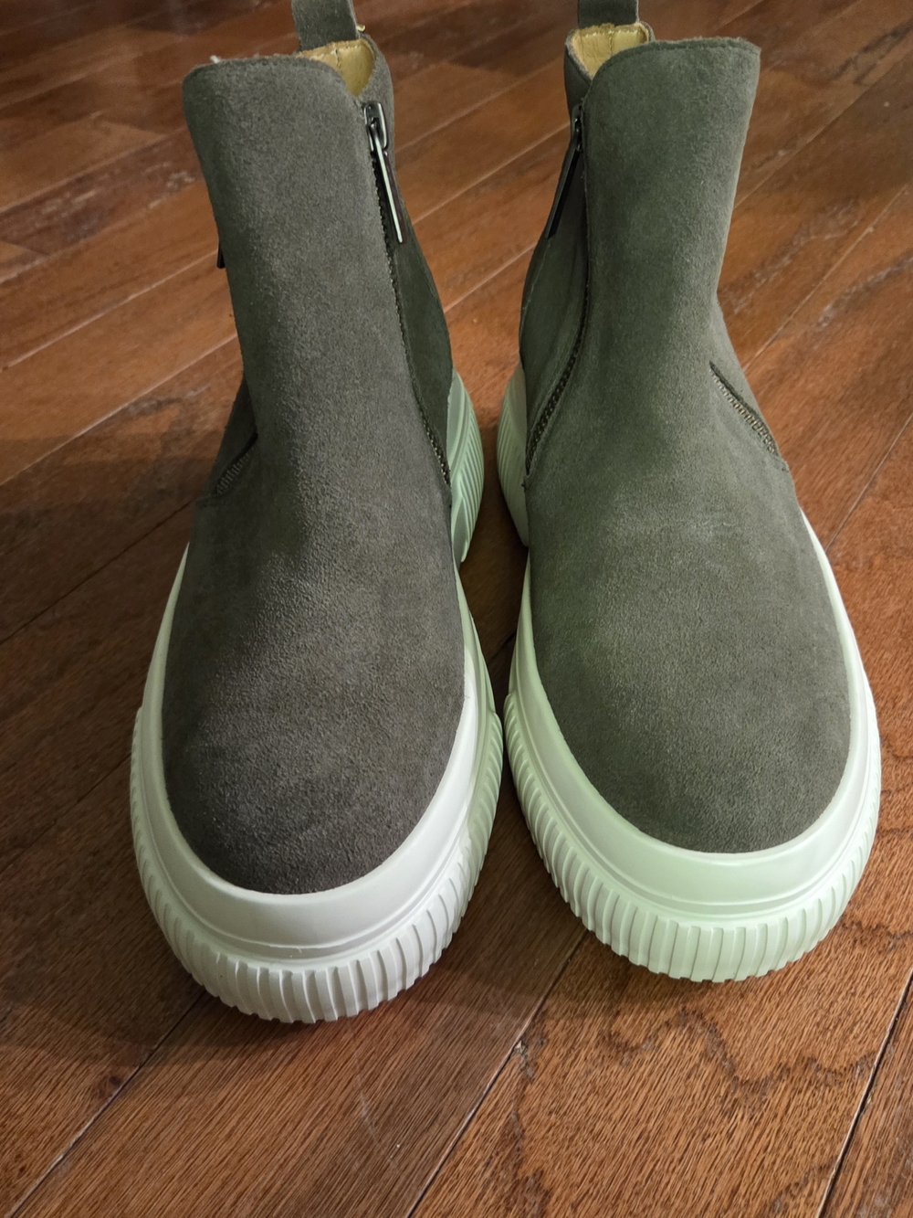 J/Slides Wyona Waterproof Hidden Wedge Sneakers Size 8
